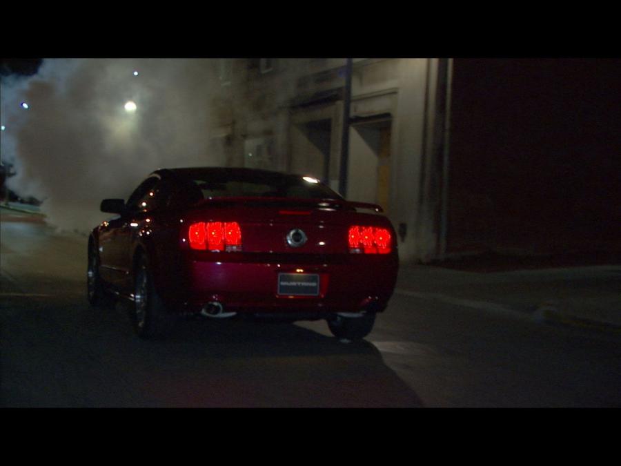  Ford Mustang GT 2005 года  (фото 41 из 209)